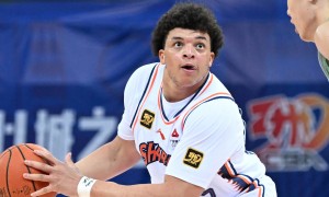 CBA：洛夫顿对裁判使用不当手势合计停赛2场罚5万