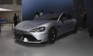 车主强烈抗议“限速”！小米紧急撤回
