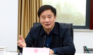 市长主动投案1个多月后，新“一把手”到岗